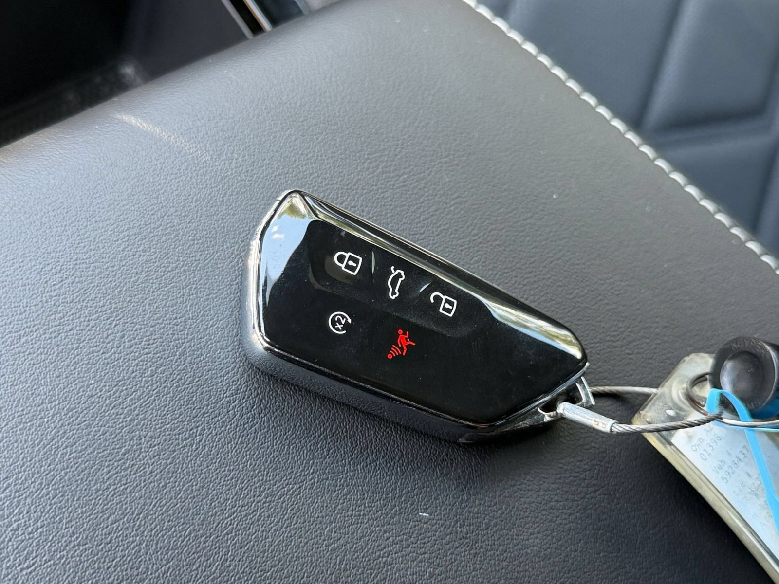 Used 2026 Volkswagen Atlas Cross Sport SE AWD/4WD image 25