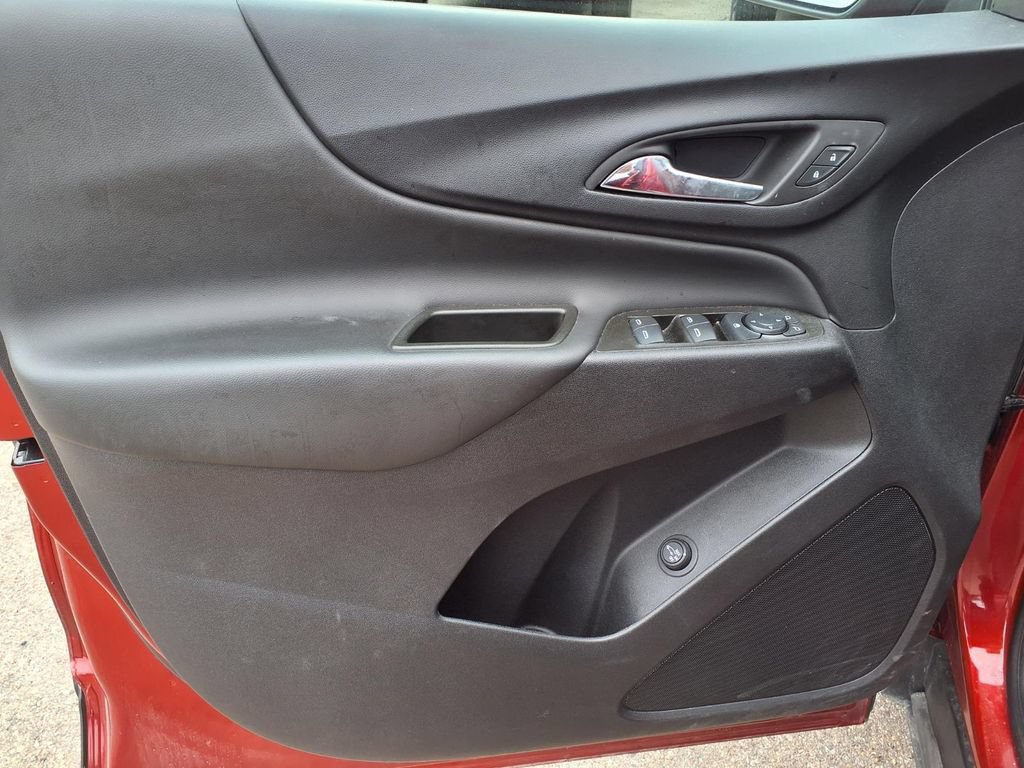 Used 2024 Chevrolet Equinox LT w/ LPO, Floor Liner Package FWD image 17