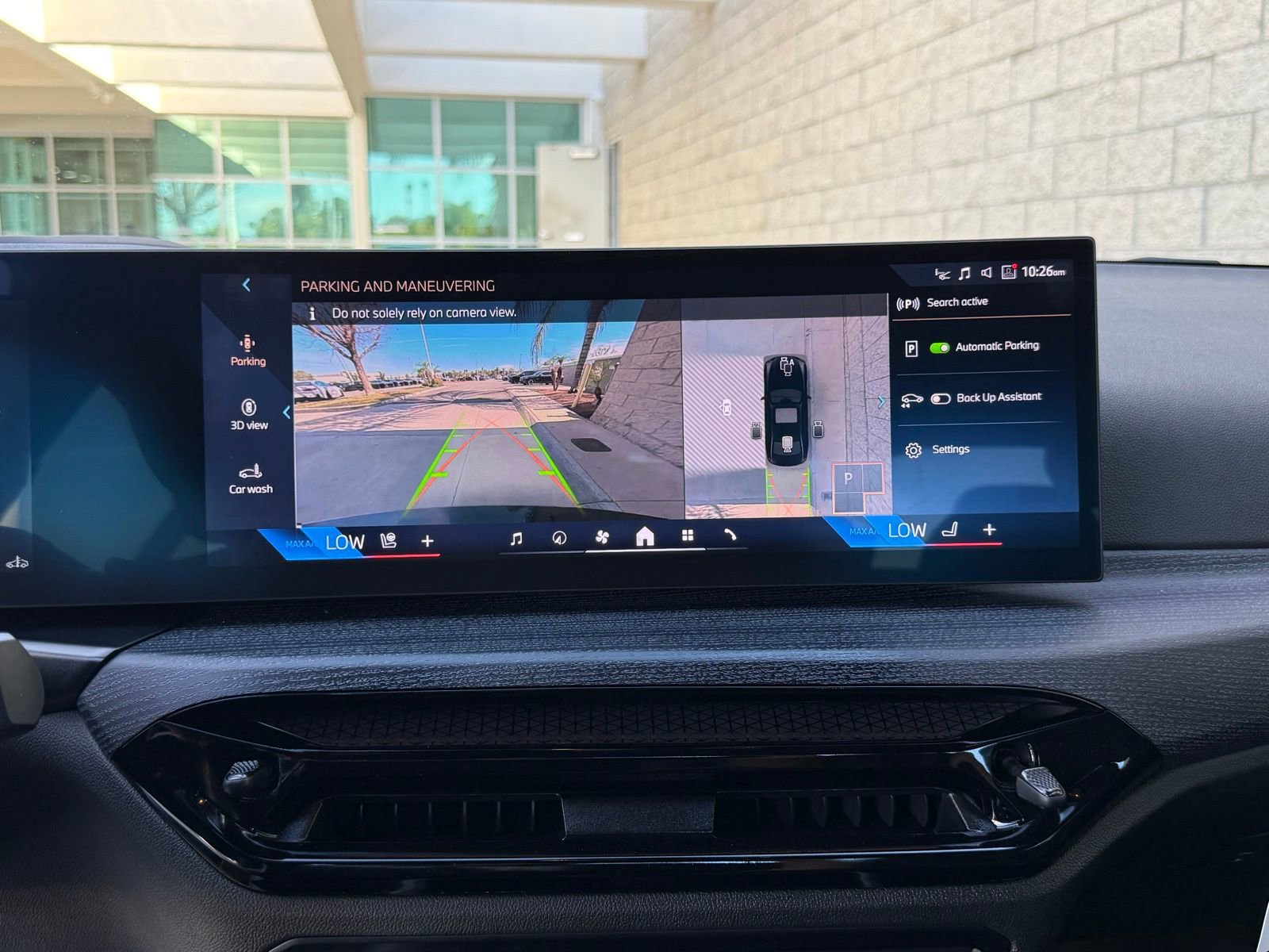 Used 2025 BMW 330i Sedan w/ Premium Package image 28