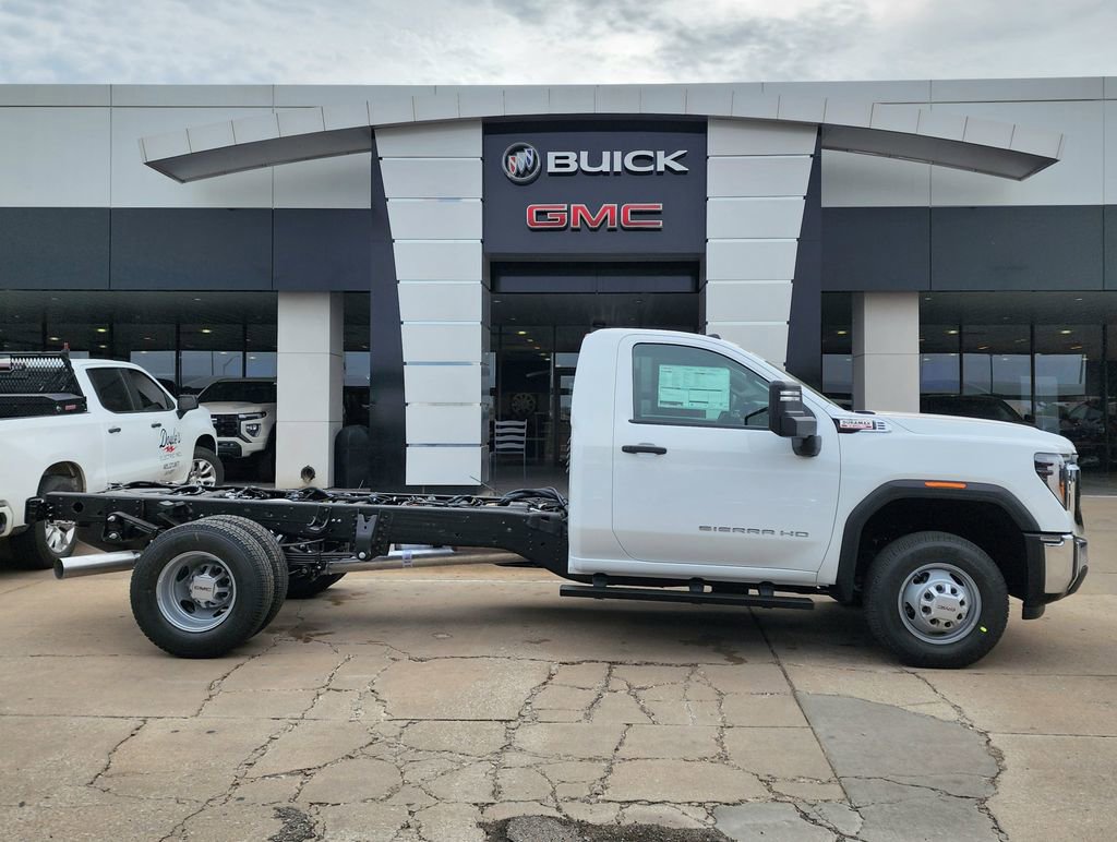 New 2026 GMC Sierra 3500 Pro image 2