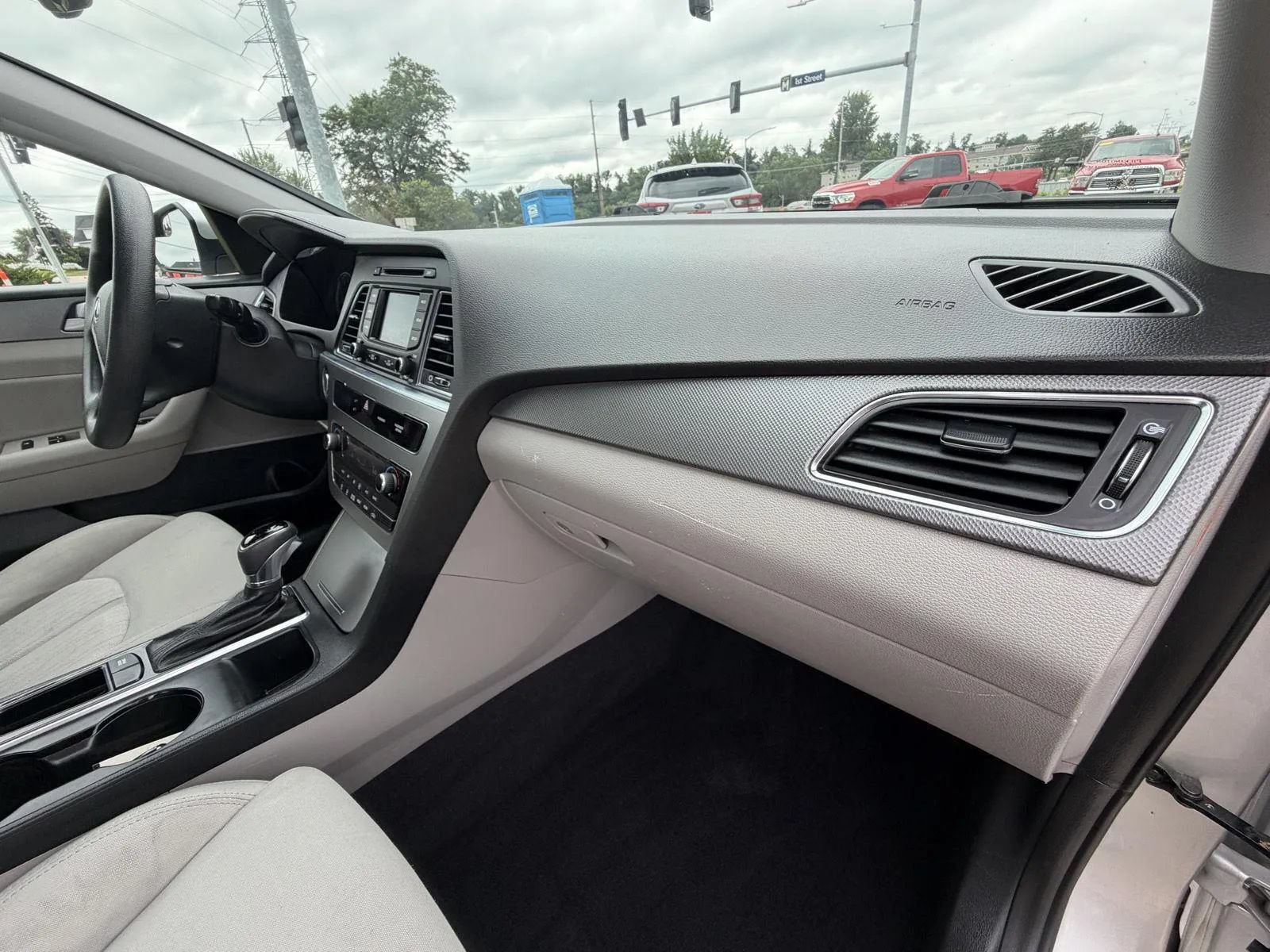 Used 2016 Hyundai Sonata SE FWD image 14