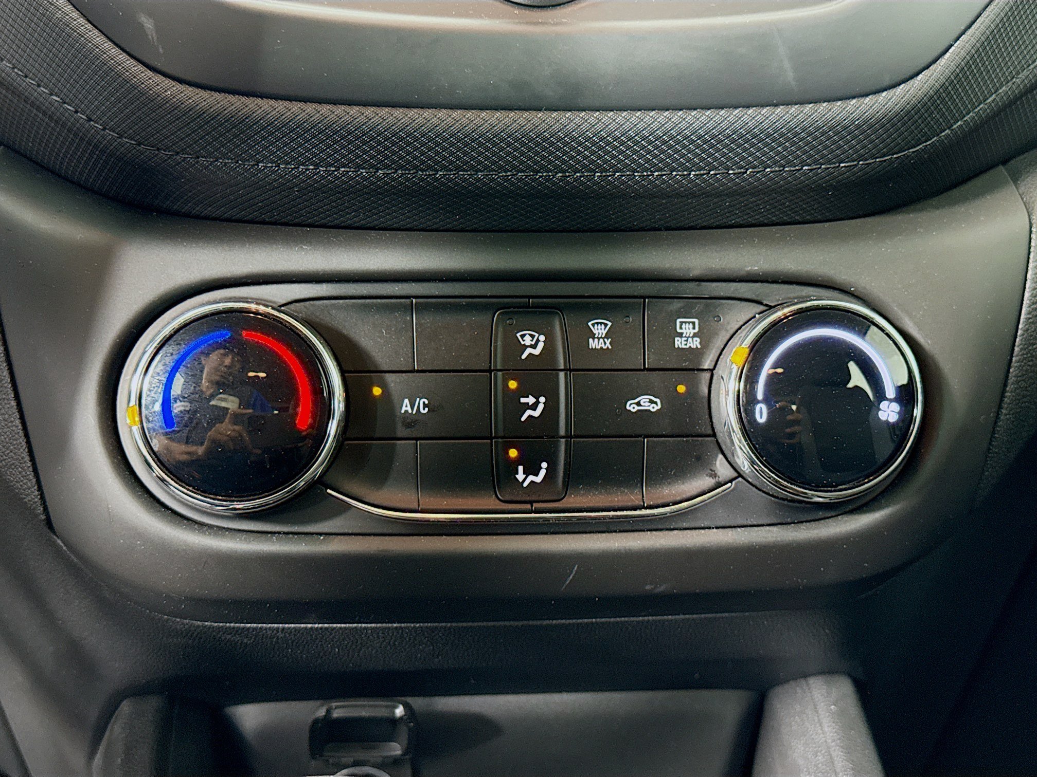 Used 2023 Chevrolet TrailBlazer LS FWD image 18