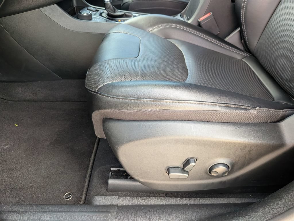 Used 2022 Jeep Cherokee Limited AWD/4WD image 15