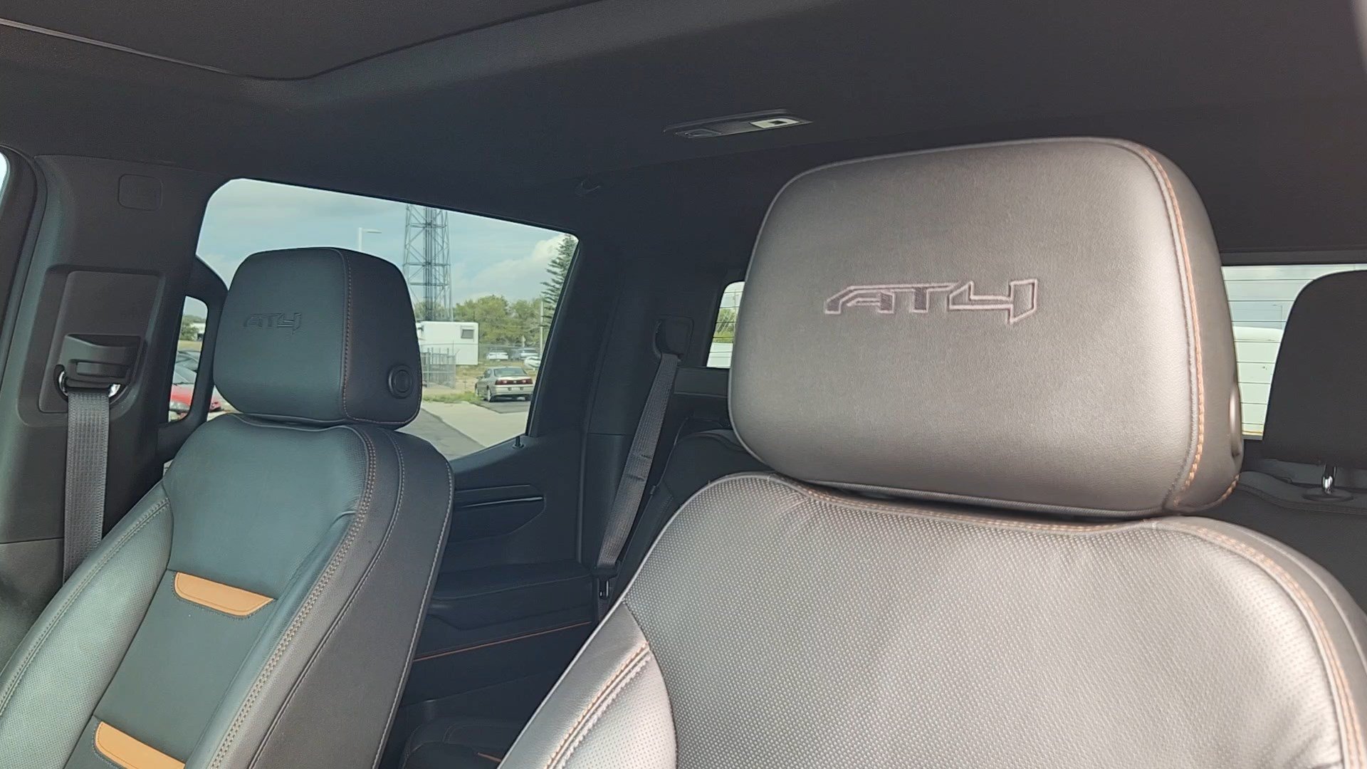 Used 2022 GMC Sierra 1500 AT4 w/ AT4 Premium Package AWD/4WD image 10