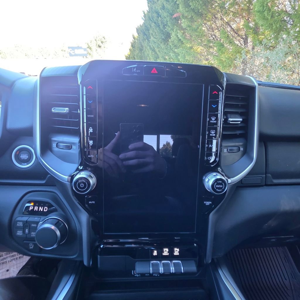 New 2026 RAM 1500 4x4 Crew Cab image 18