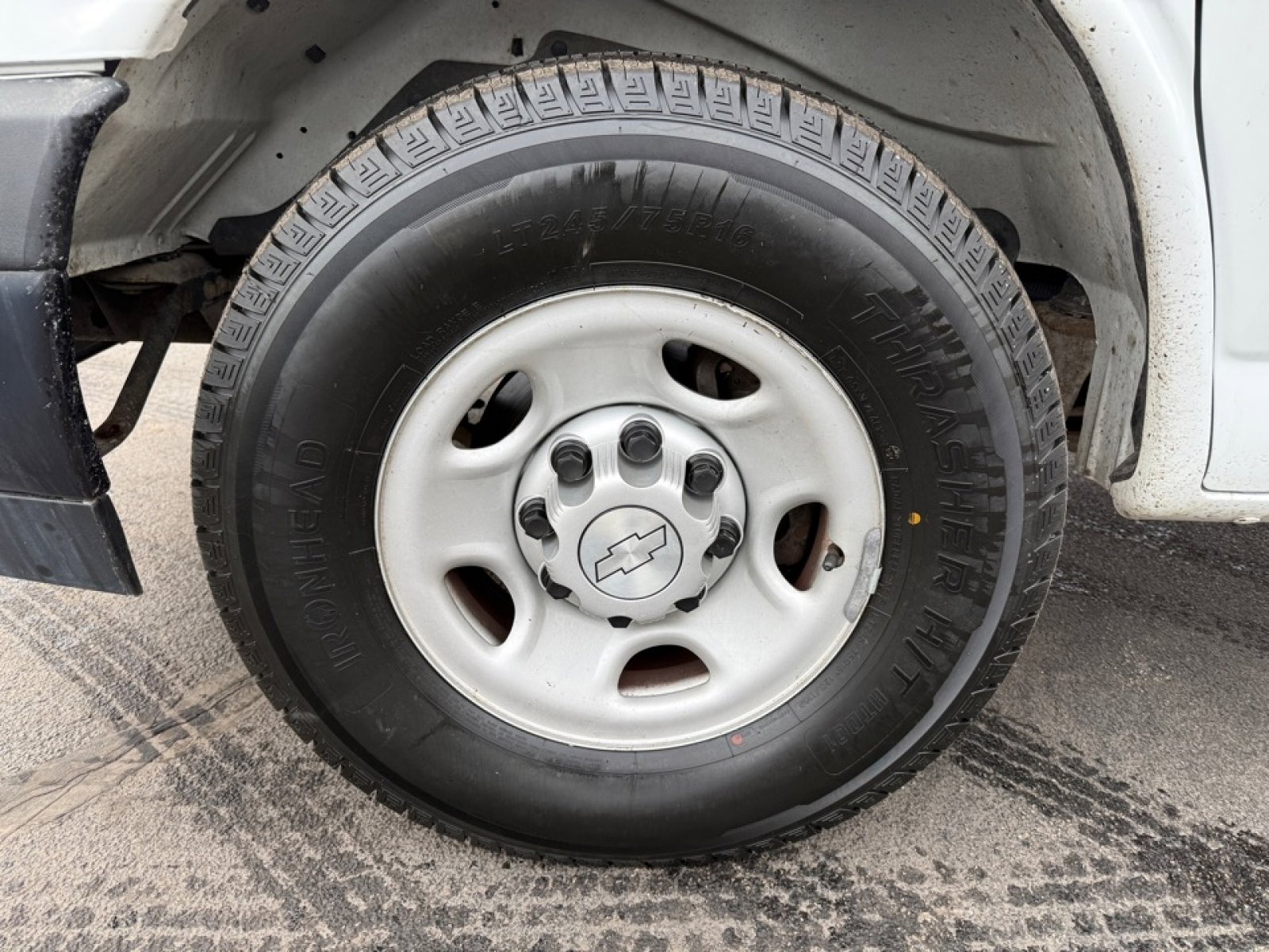 Used 2018 Chevrolet Express 2500 w/ Driver Convenience Package image 33