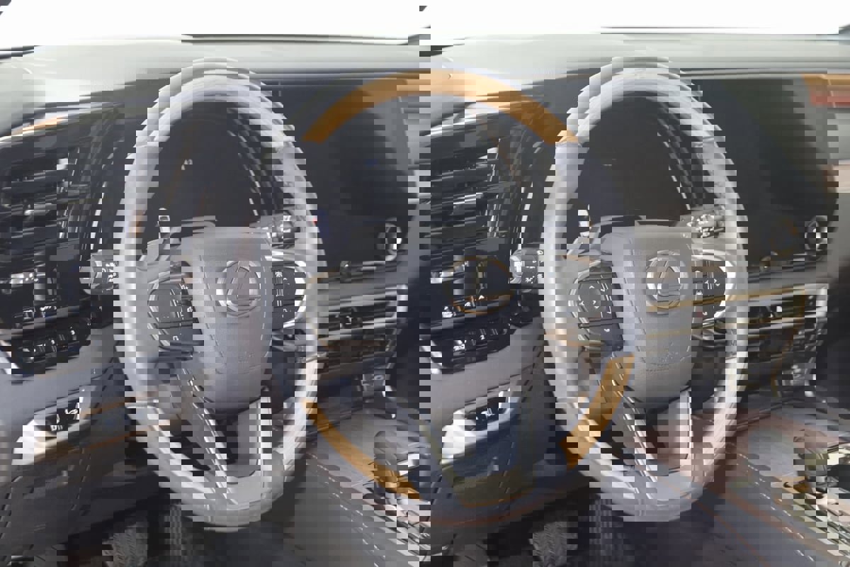 Used 2024 Lexus RX 350 Premium image 6