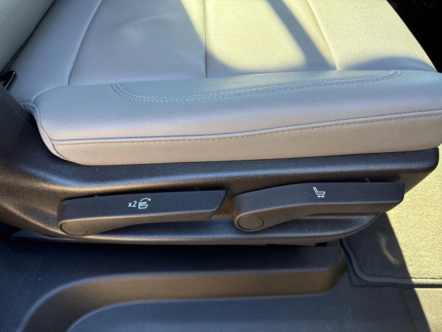 Used 2023 Chevrolet Suburban LT w/ Luxury Package image 42