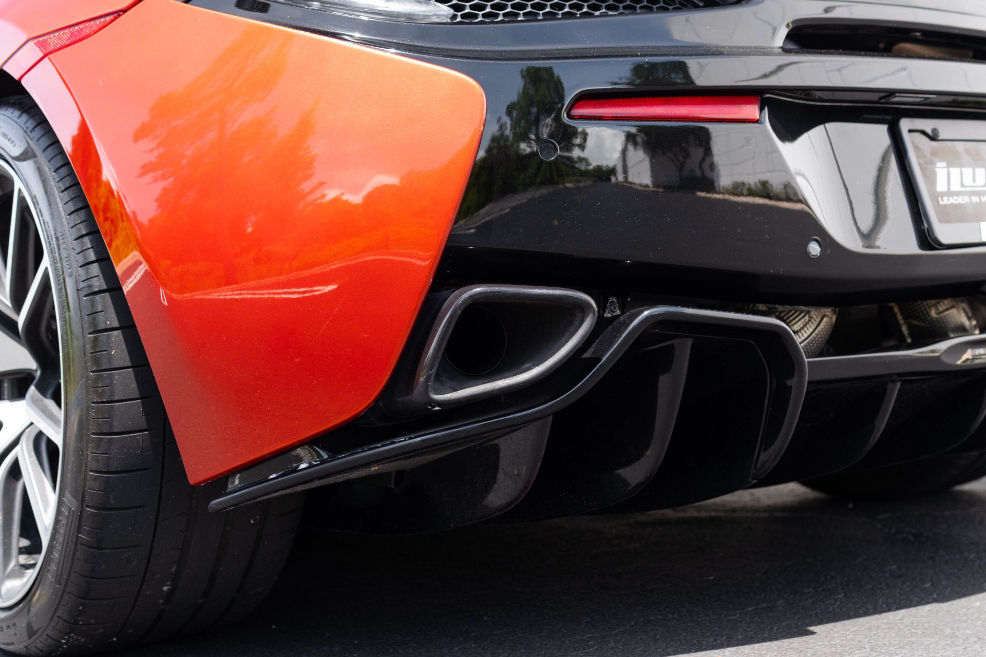 Used 2018 McLaren 570S RWD image 27