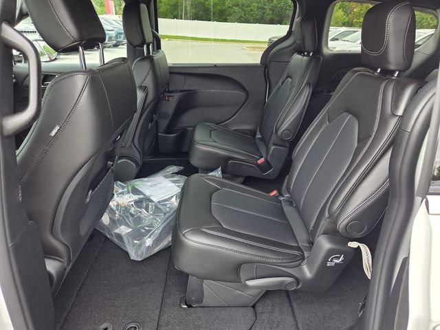 New 2027 Chrysler Pacifica Select w/ Family Tech Group FWD image 5