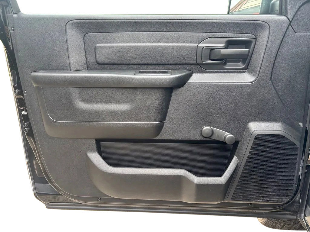 Used 2015 RAM 1500 Express RWD image 18