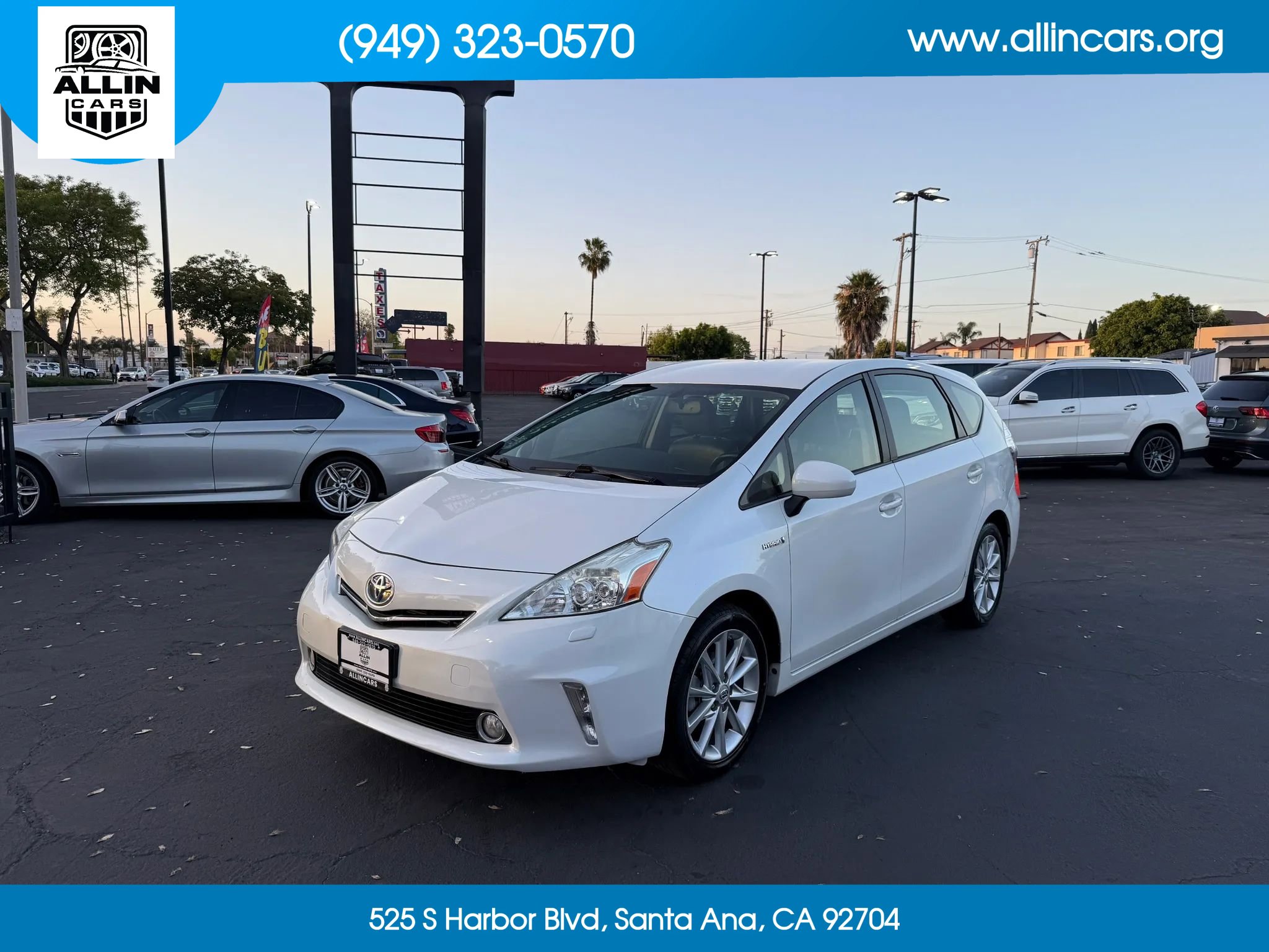 Used 2014 Toyota Prius V Five FWD image 1
