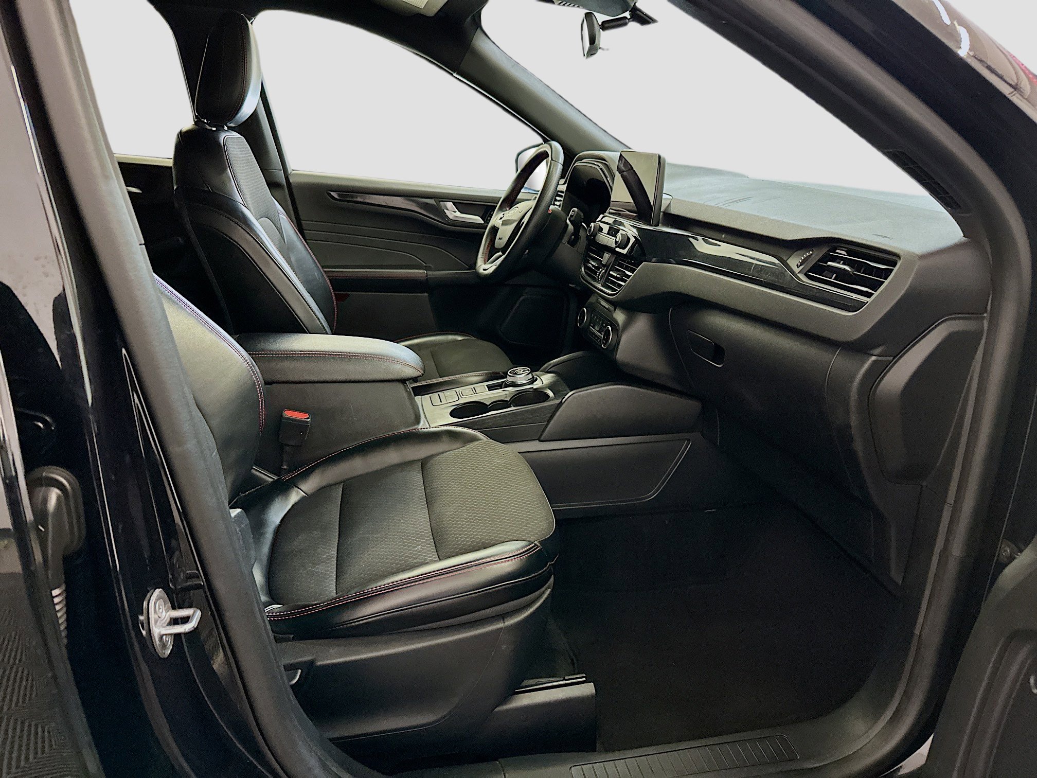 Used 2024 Ford Escape ST-Line image 33