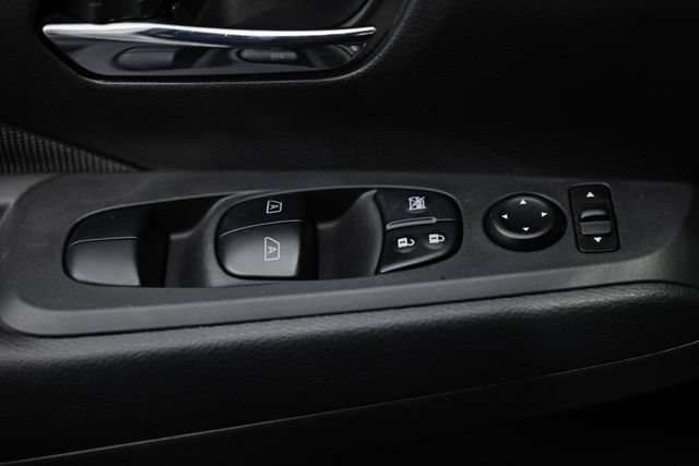 Used 2024 Nissan Kicks SV FWD image 16