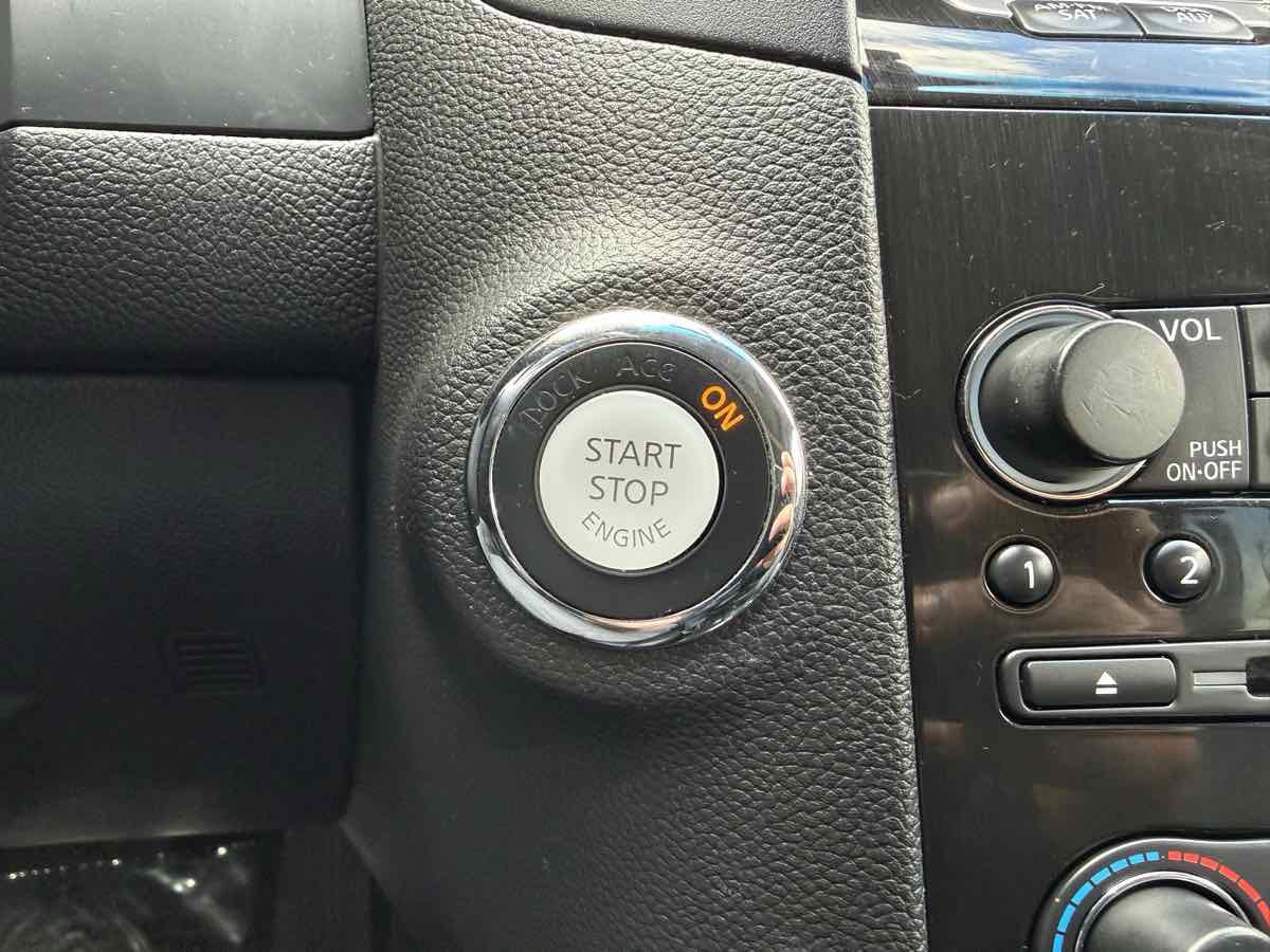 Used 2015 INFINITI QX70 AWD w/ Premium Package image 21