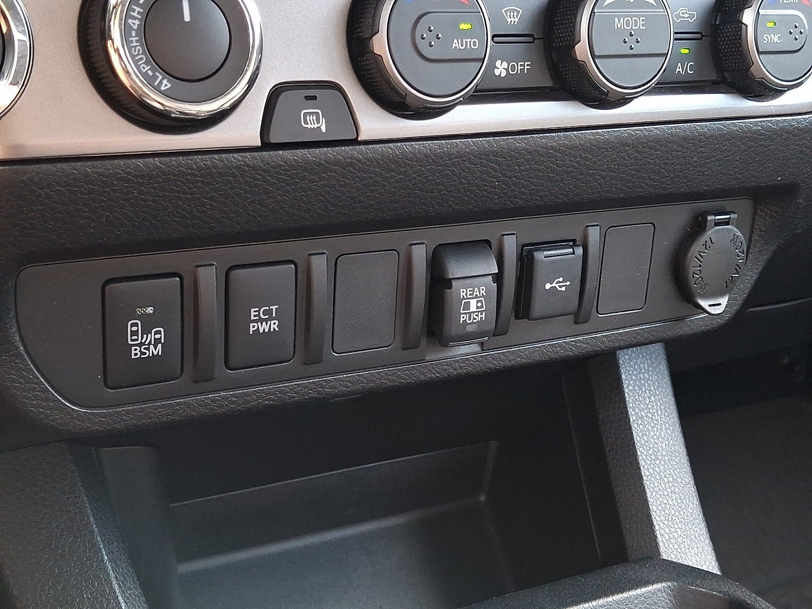 Certified 2023 Toyota Tacoma SR5 w/ Technology Package AWD/4WD image 23