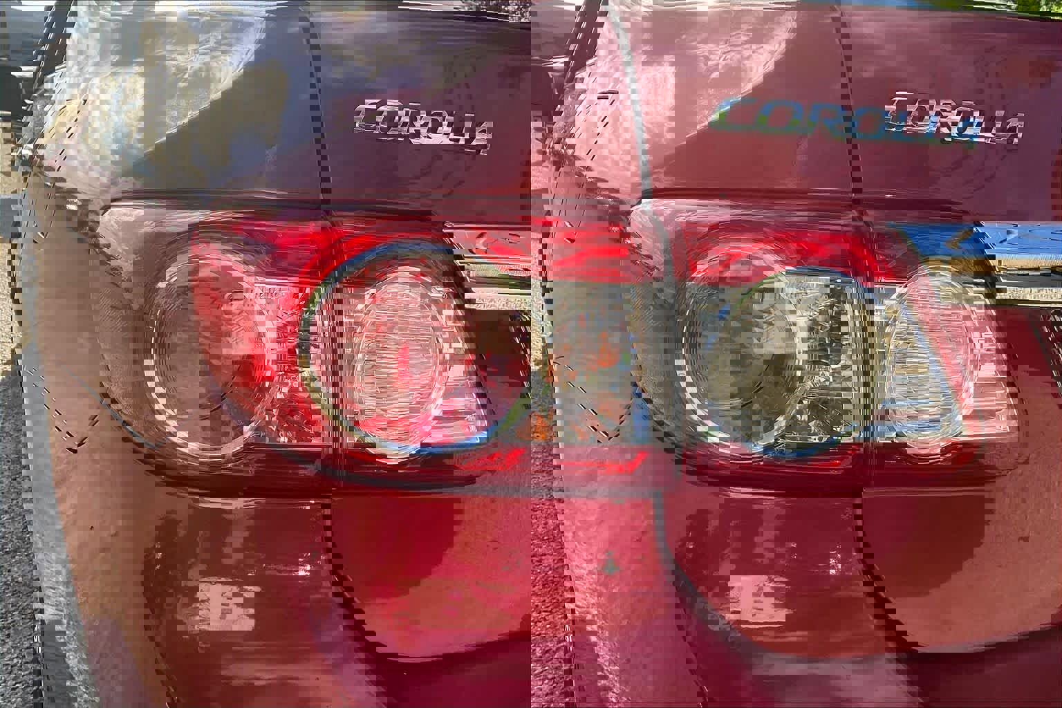 Used 2013 Toyota Corolla LE w/ Premium Pkg image 26