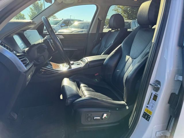 Used 2020 BMW X7 xDrive40i w/ Cold Weather Package image 10