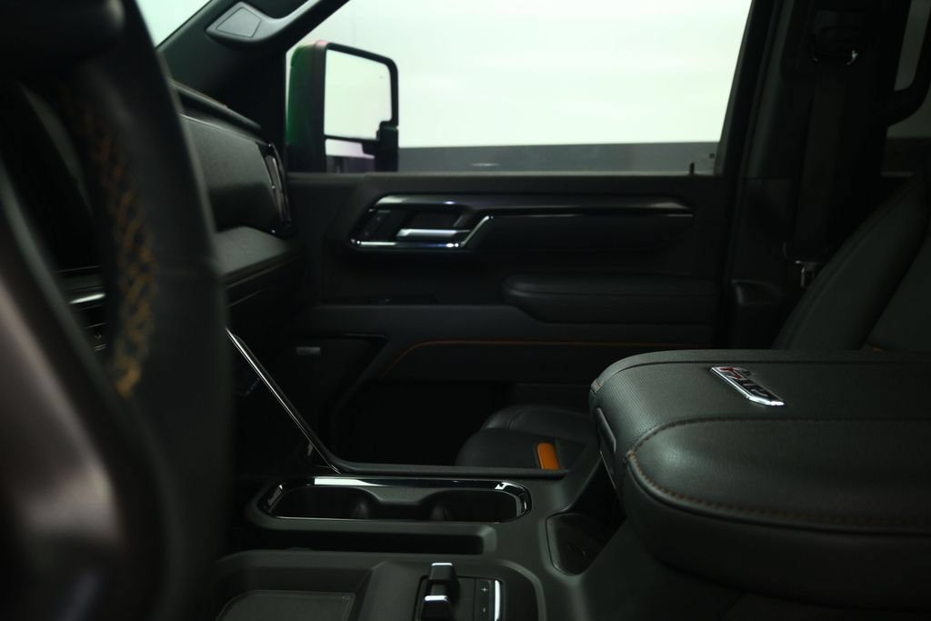 Used 2025 GMC Sierra 2500 AT4 w/ AT4 Premium Plus Package AWD/4WD image 55