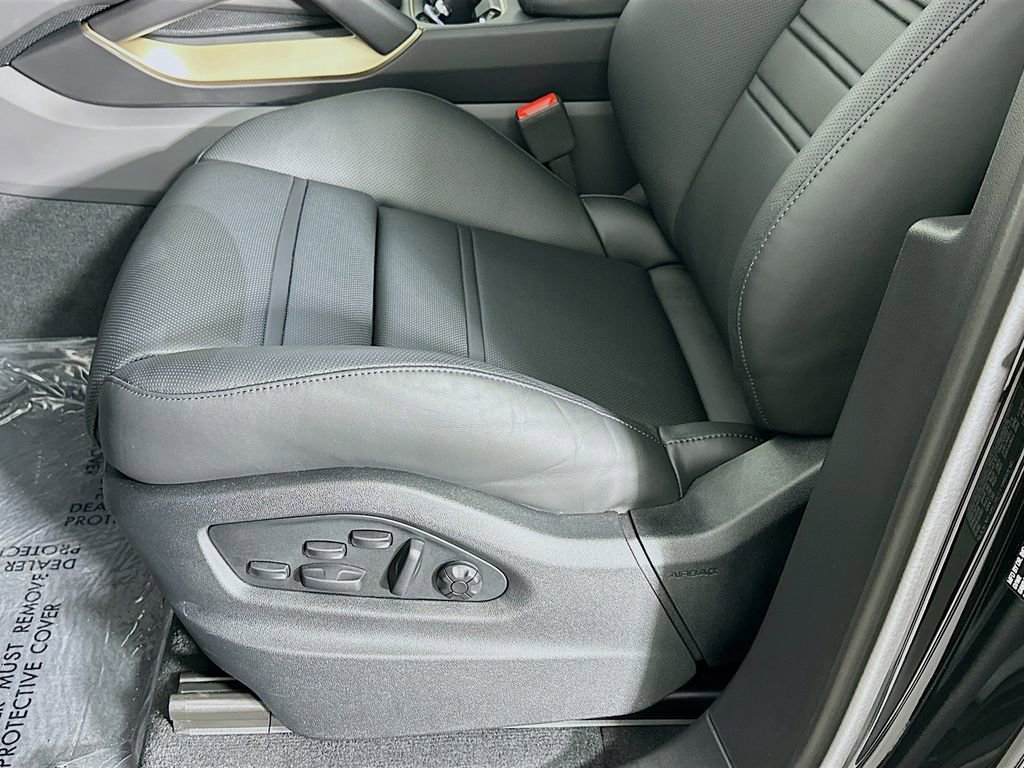 New 2025 Porsche Cayenne Turbo image 22
