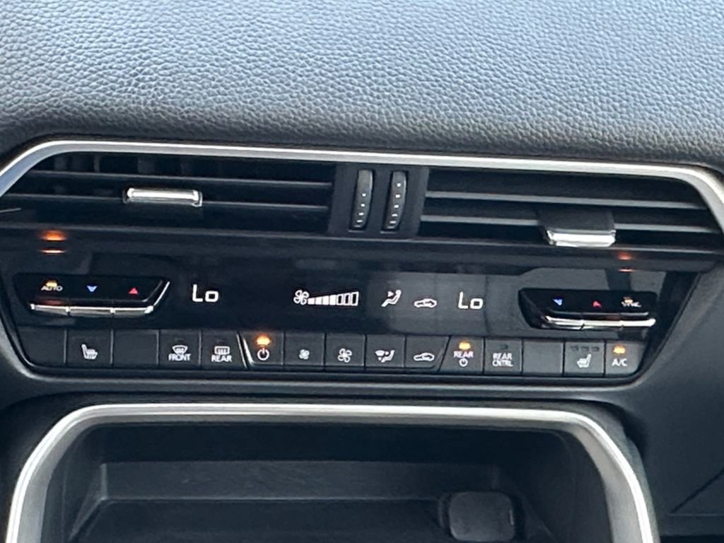 Used 2024 MAZDA CX-90 Plug-In Hybrid w/ Preferred AWD/4WD image 16