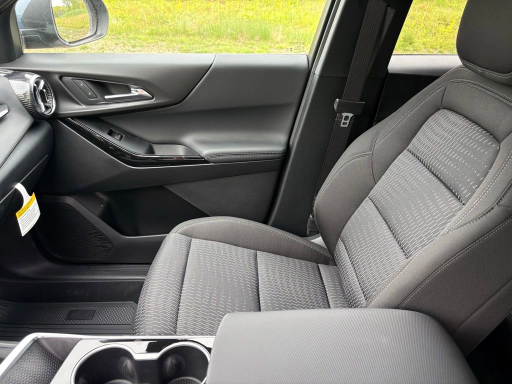 New 2026 Chevrolet Equinox LT w/ LPO, Floor Liner Package AWD/4WD image 13
