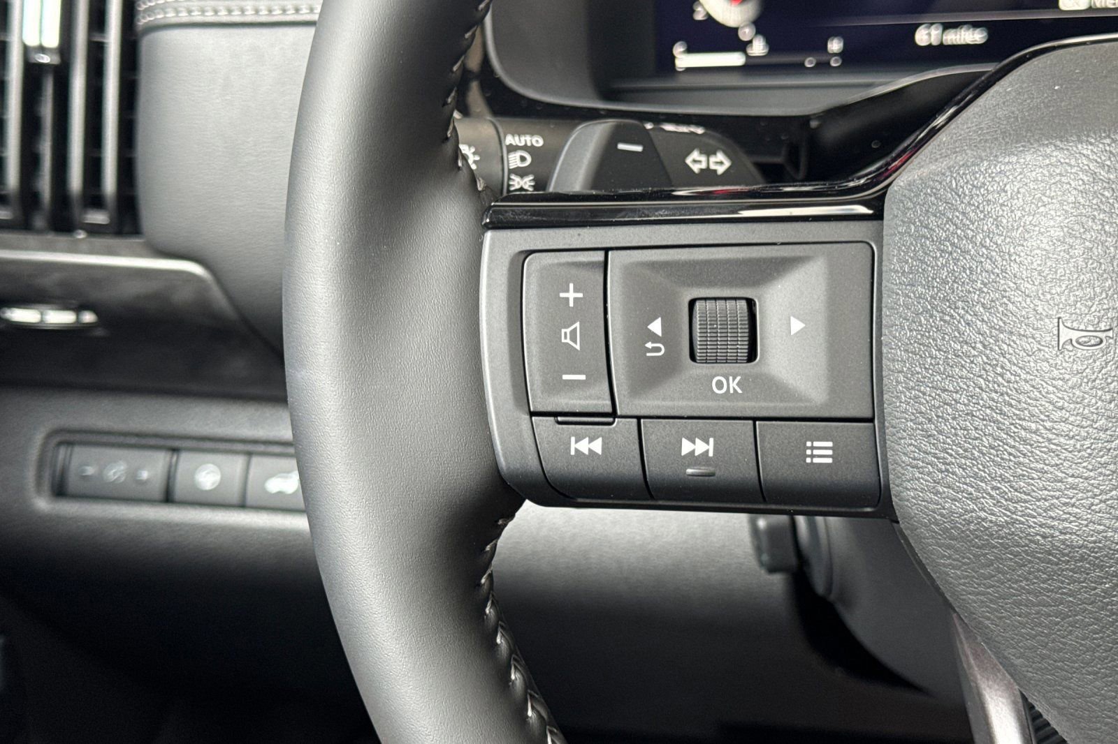 New 2026 Nissan Pathfinder Platinum AWD/4WD image 29