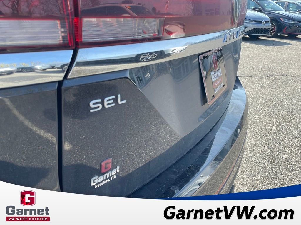 Used 2025 Volkswagen Atlas SEL Premium R-Line image 13