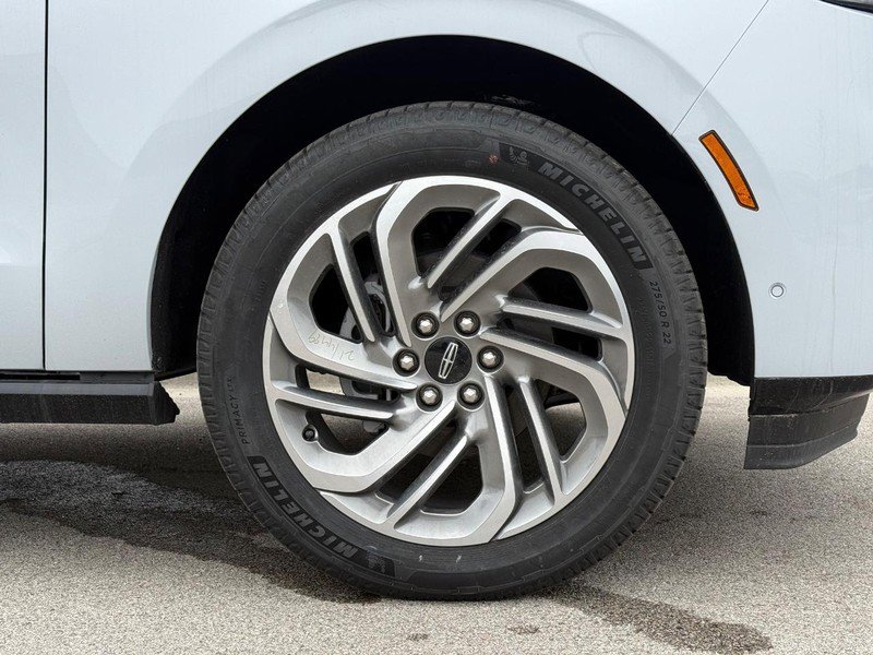 New 2025 Lincoln Navigator Reserve image 4