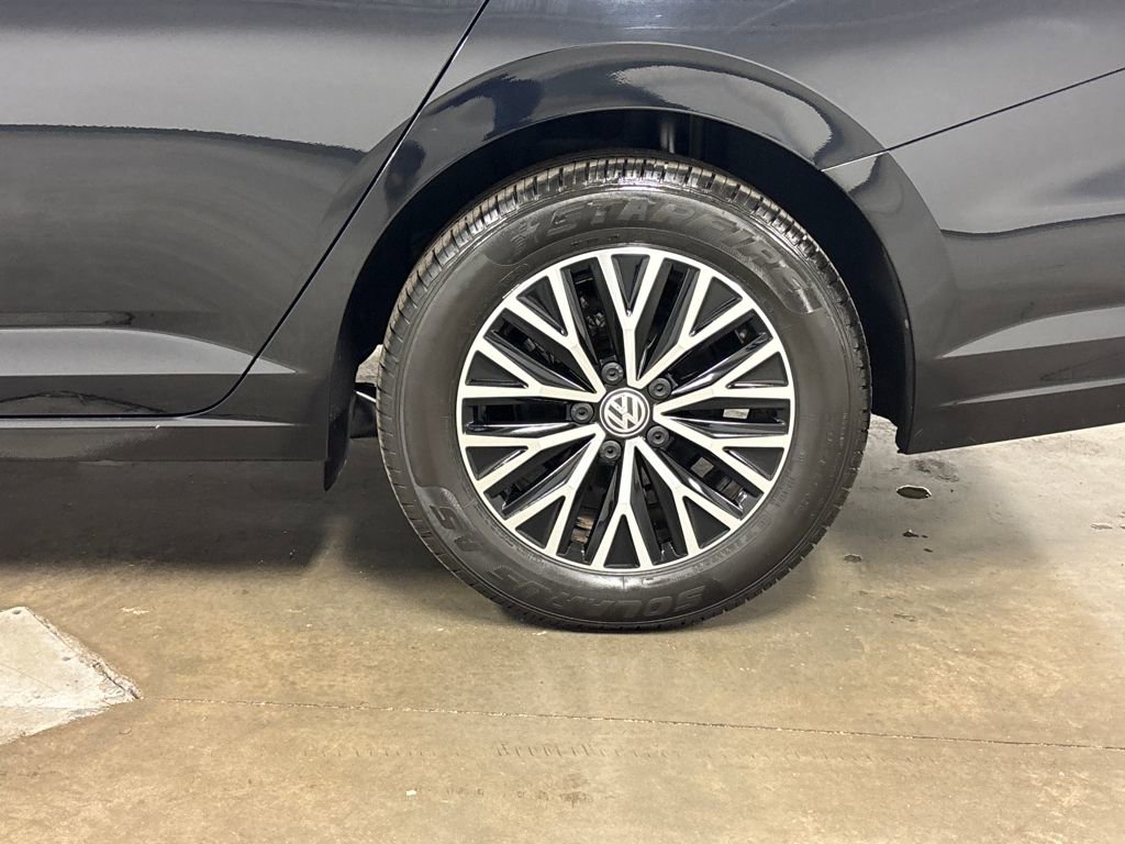 Used 2021 Volkswagen Jetta SE image 12