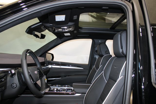 New 2026 Cadillac Escalade ESV Luxury w/ Touring Package image 5