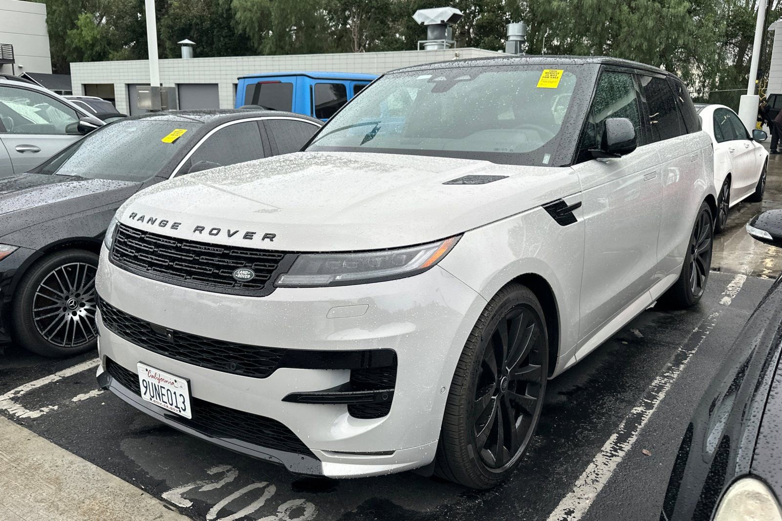 Used 2025 Land Rover Range Rover Sport Dynamic SE image 2