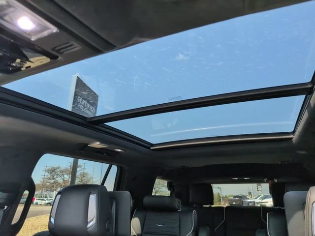 Used 2025 Cadillac Escalade Premium Luxury Platinum AWD/4WD image 23