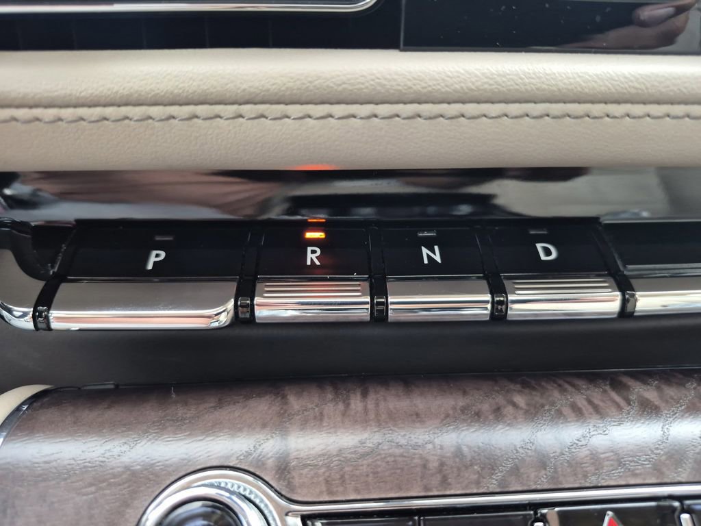 Used 2022 Lincoln Aviator Reserve w/ Equipment Group 201A image 29