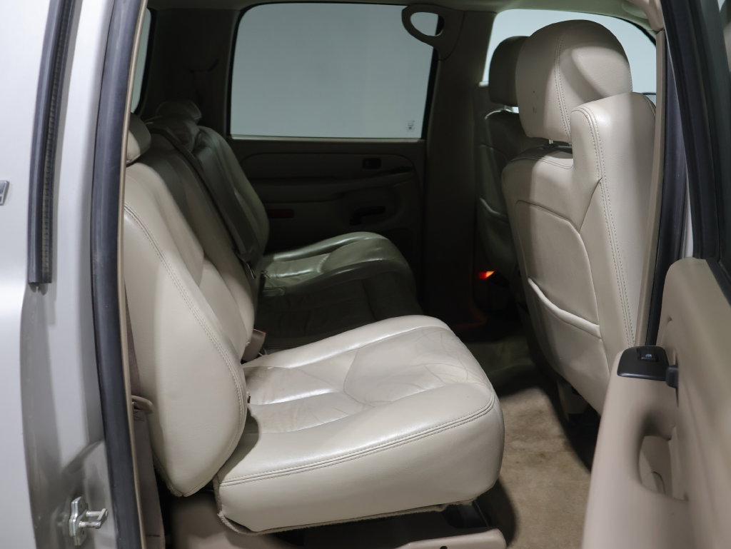 Used 2006 Chevrolet Suburban Z71 w/ Z71 Preferred Equipment Group AWD/4WD image 24
