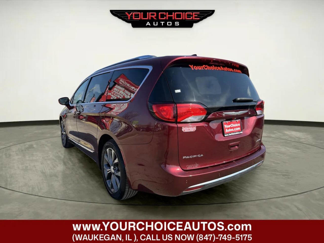 Used 2017 Chrysler Pacifica Limited w/ UConnect Theater Package image 3