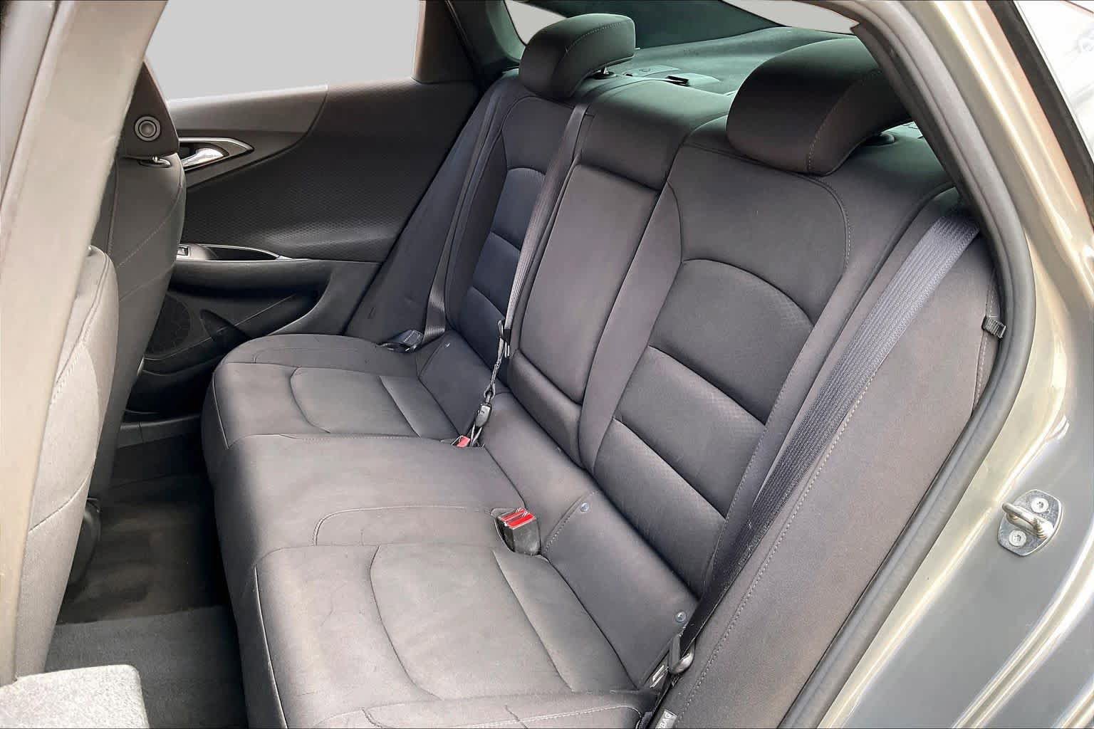 Used 2017 Chevrolet Malibu LT FWD image 20