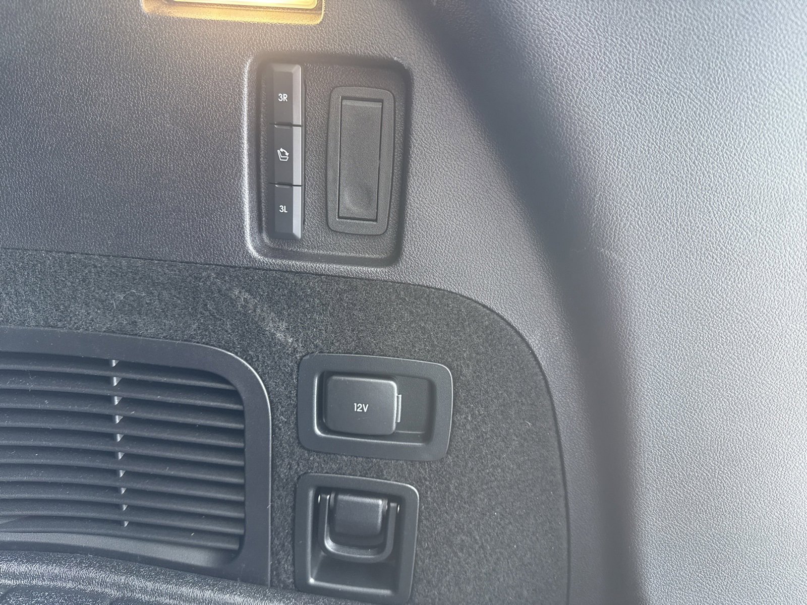 Used 2021 Lincoln Aviator Standard image 33