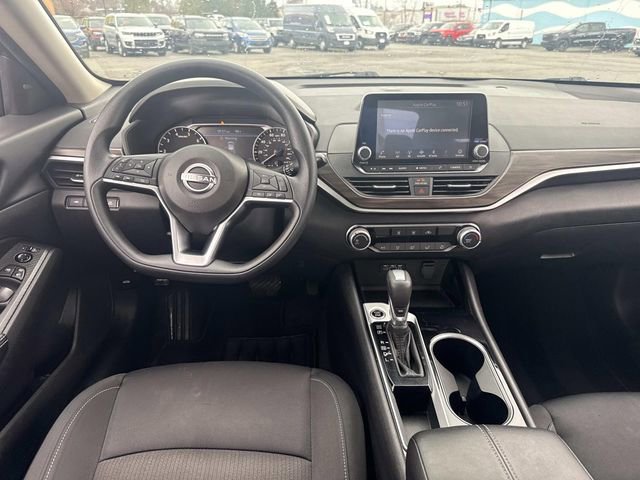 Used 2024 Nissan Altima 2.5 SV image 14