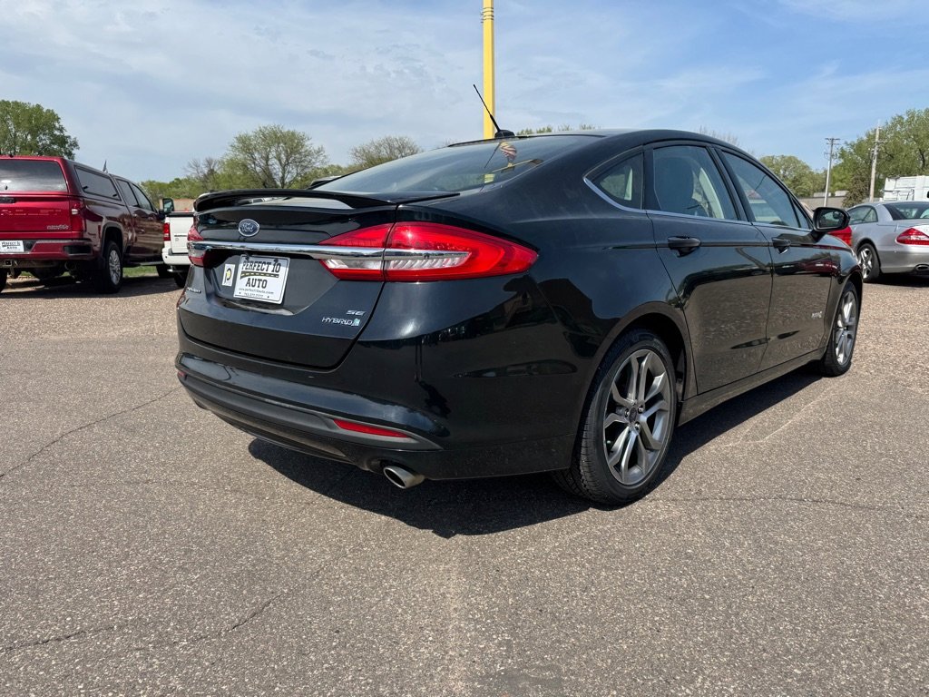 Used 2017 Ford Fusion SE w/ Equipment Group 601A image 6