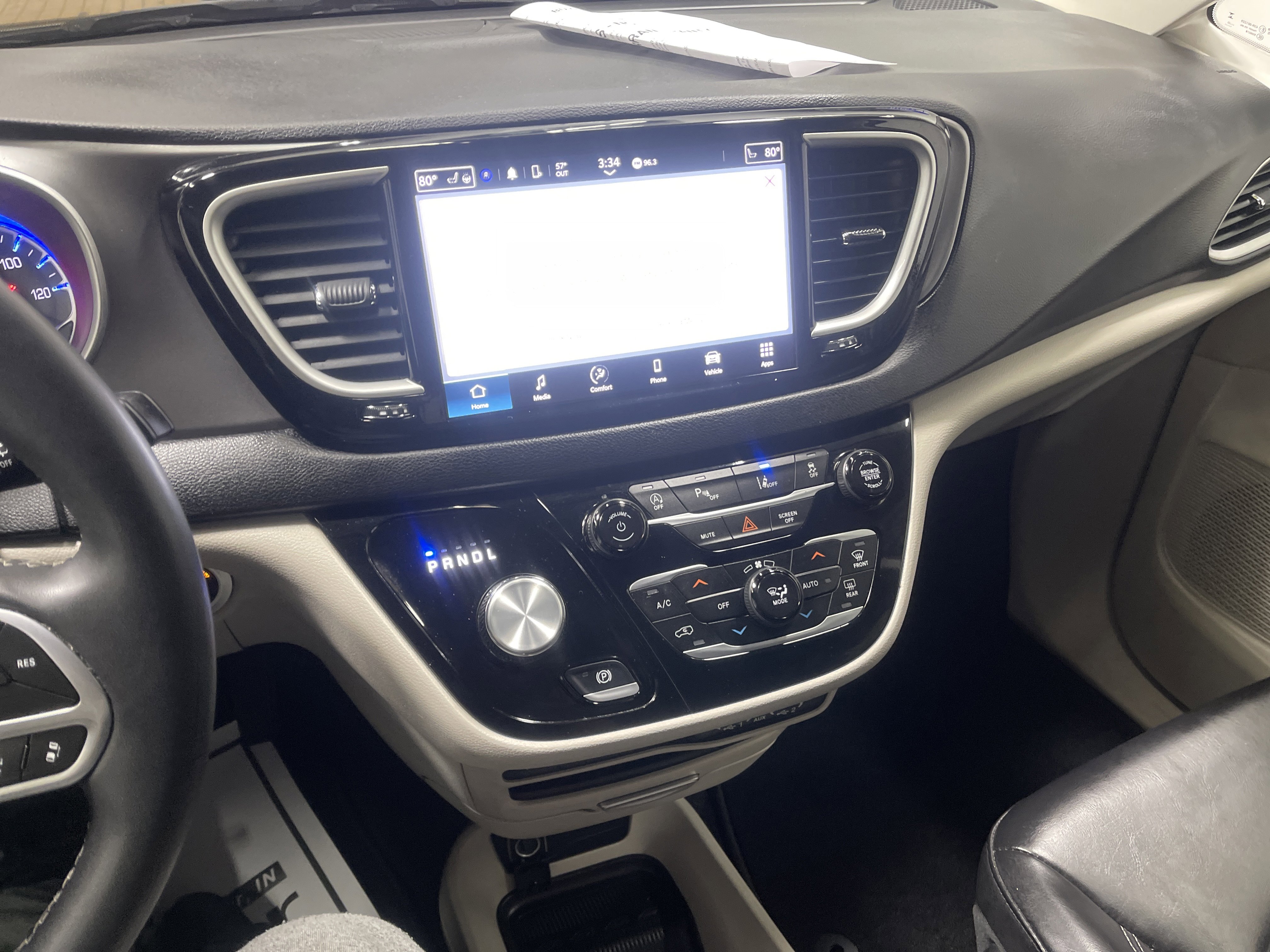 Used 2023 Chrysler Pacifica Touring-L image 27