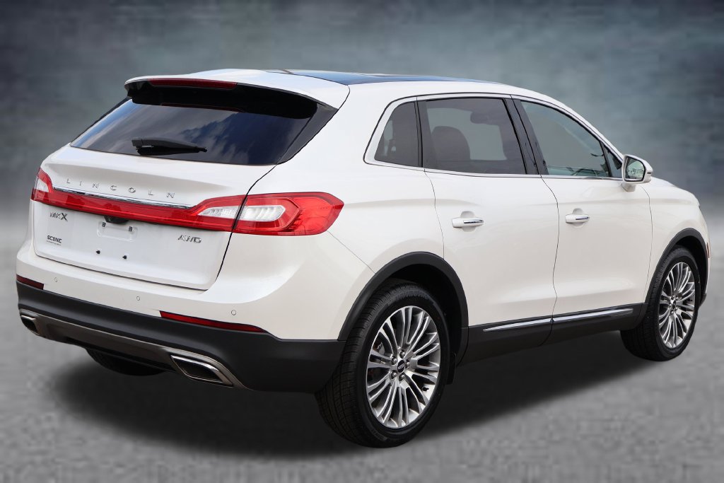Used 2017 Lincoln MKX Reserve w/ Lincoln MKX Climate Package AWD/4WD image 3