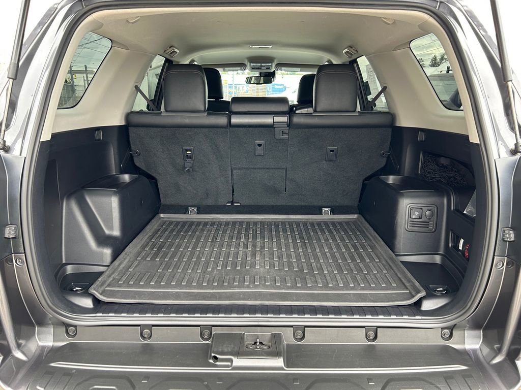 Used 2022 Toyota 4Runner SR5 Premium image 25