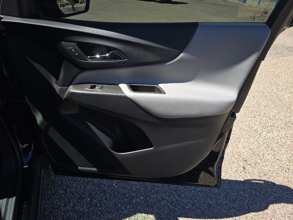 Used 2023 Chevrolet Equinox LS w/ LS Convenience Package image 23