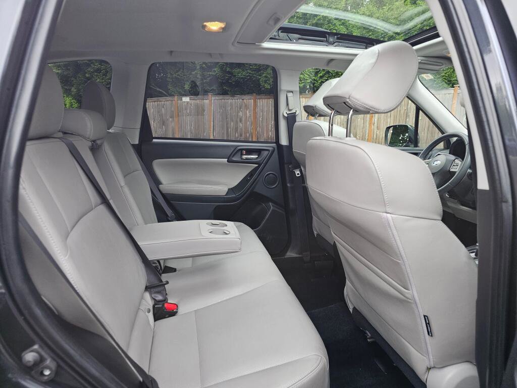 Used 2014 Subaru Forester 2.5i Touring AWD/4WD image 13