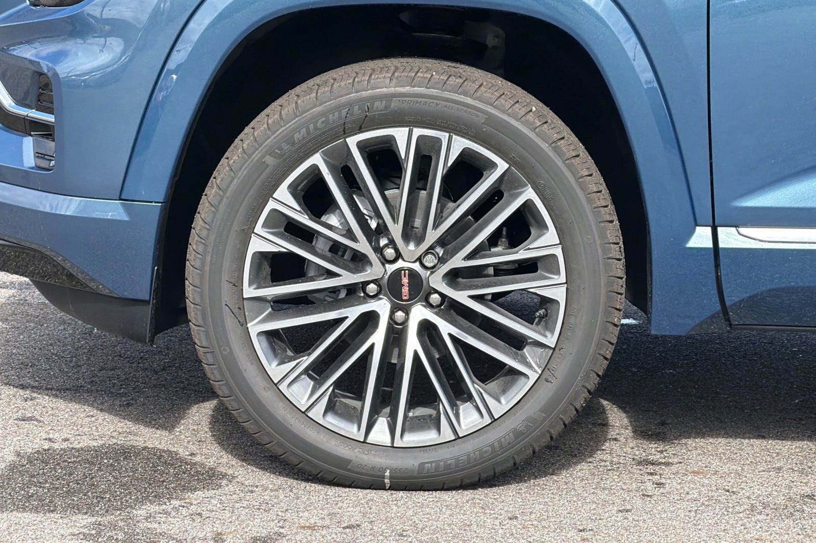 New 2026 GMC Terrain Denali w/ LPO, Floor Liner Package AWD/4WD image 29