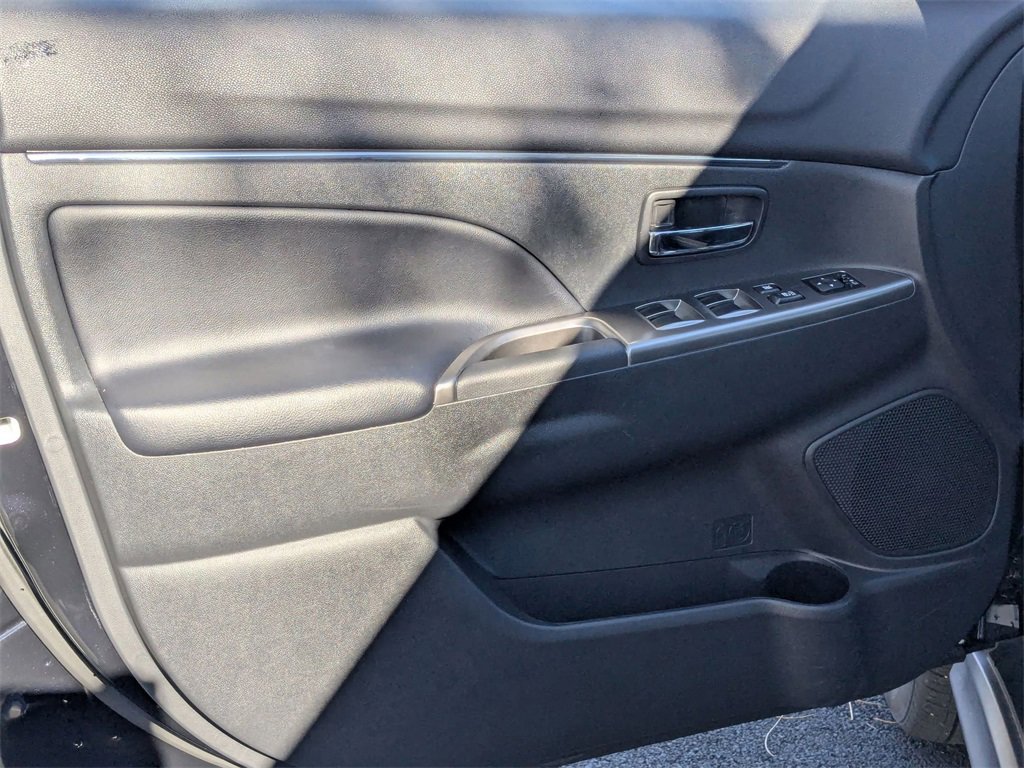Used 2025 Mitsubishi Outlander Sport SE image 16