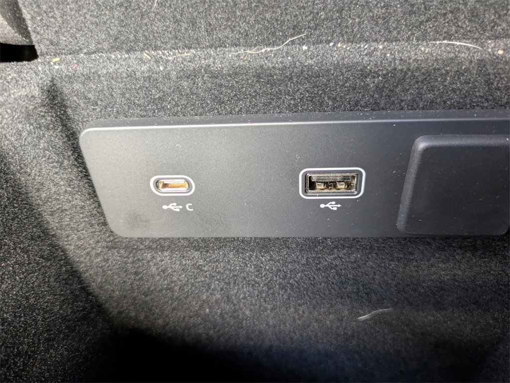 Certified 2025 Jaguar F-PACE R-Dynamic S image 26