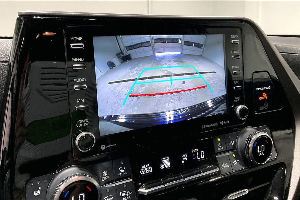 Used 2022 Toyota Highlander XLE image 30