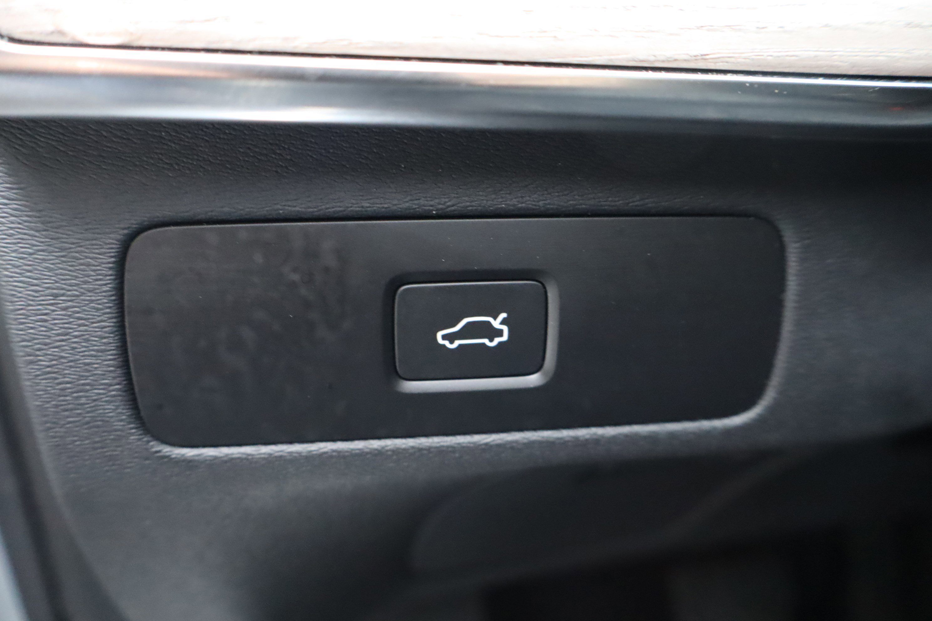 Used 2025 Volvo XC90 B6 Plus image 19